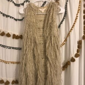 ✨3/$20✨ Sun + Shadow-sleeveless fluffy cardigan